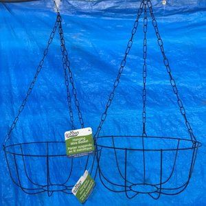 ❤️🌹two hanging wire baskets